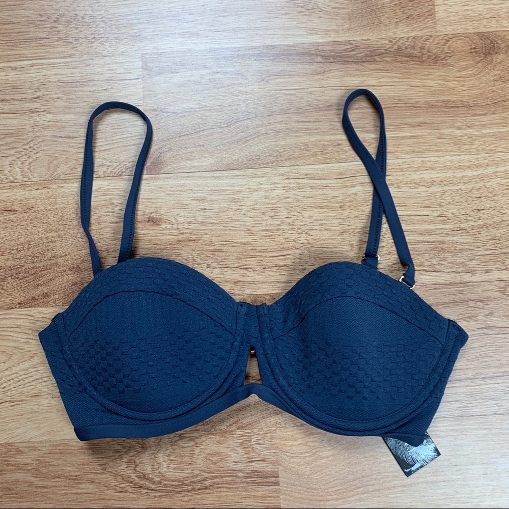 NWT TAVIK Swimwear Corsica Navy Textured Bikini Top - Picture 2 of 12